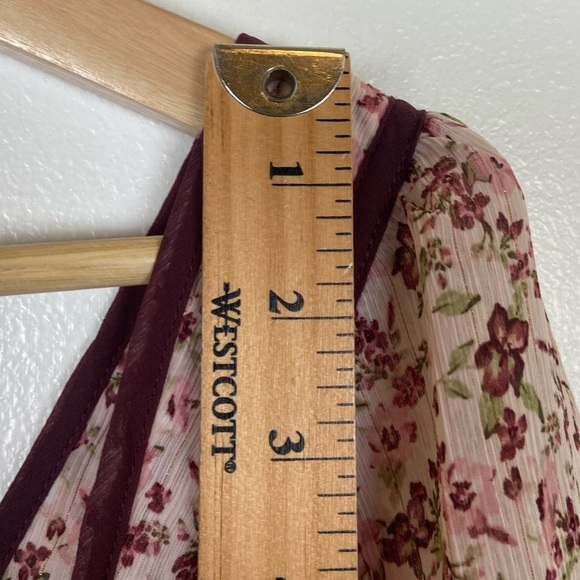 Torrid Floral Chiffon Short Sleeves Top Size 1X Pink Semi Sheer Flutter Sleeves - Picture 8 of 11